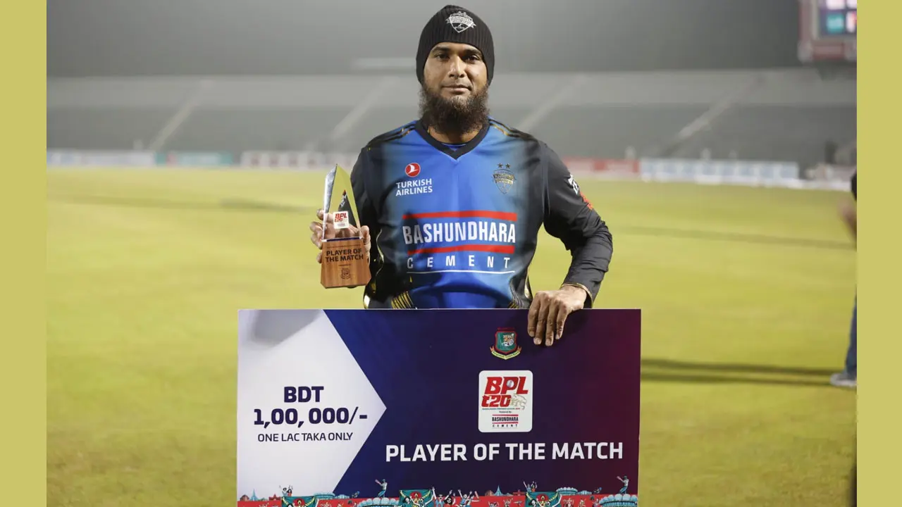 টানা দুই ম্যাচে সেরা খেলোয়াড় হয়ে যা বললেন মাহমুদউল্লাহ