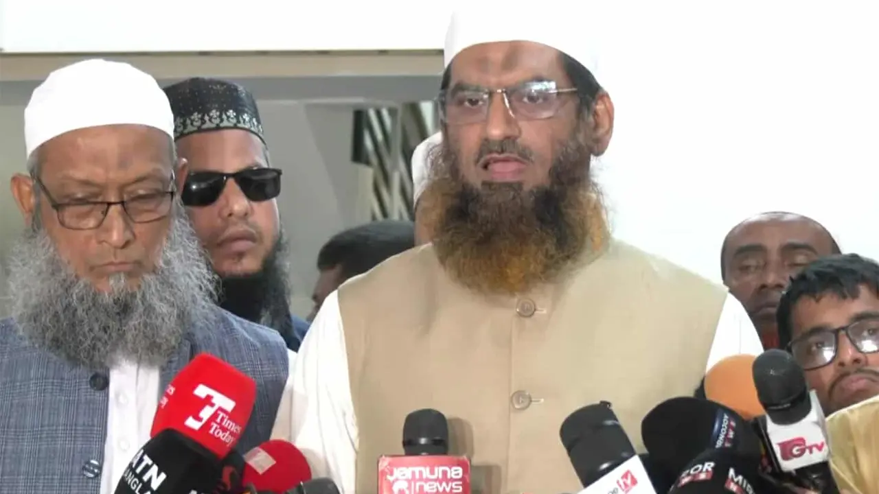 শরিয়া আইন নিয়ে জামায়াত আমিরের বক্তব্যে অসংগতি দেখেন না মামুনুল হক