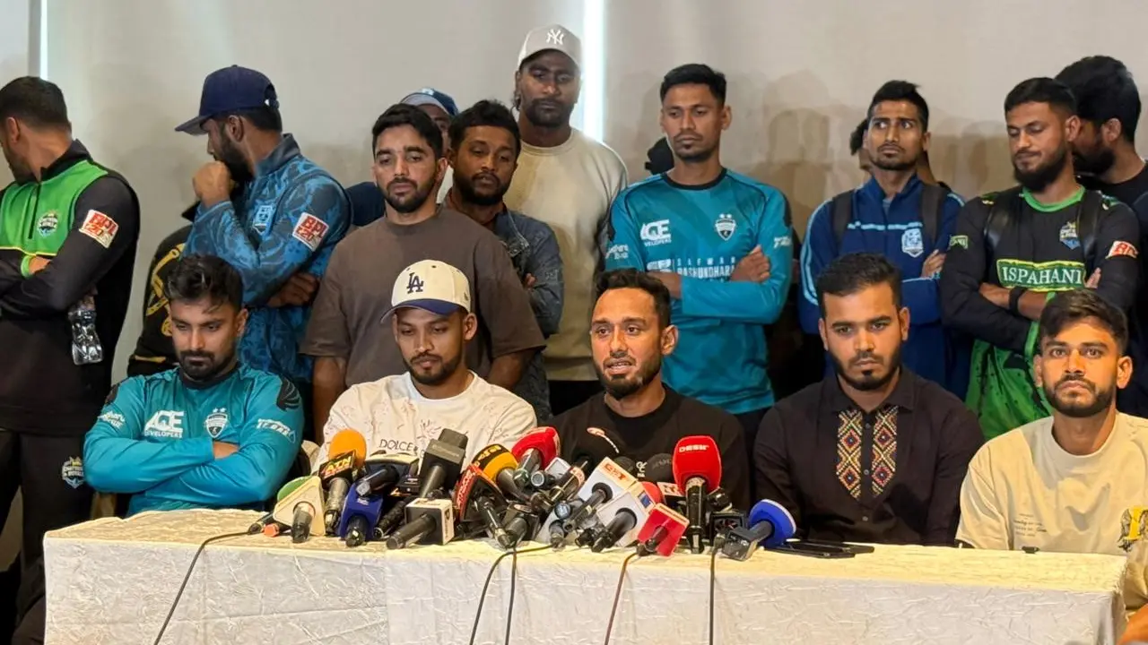অজানা নম্বর থেকে হুমকি পাচ্ছেন মিঠুনরা