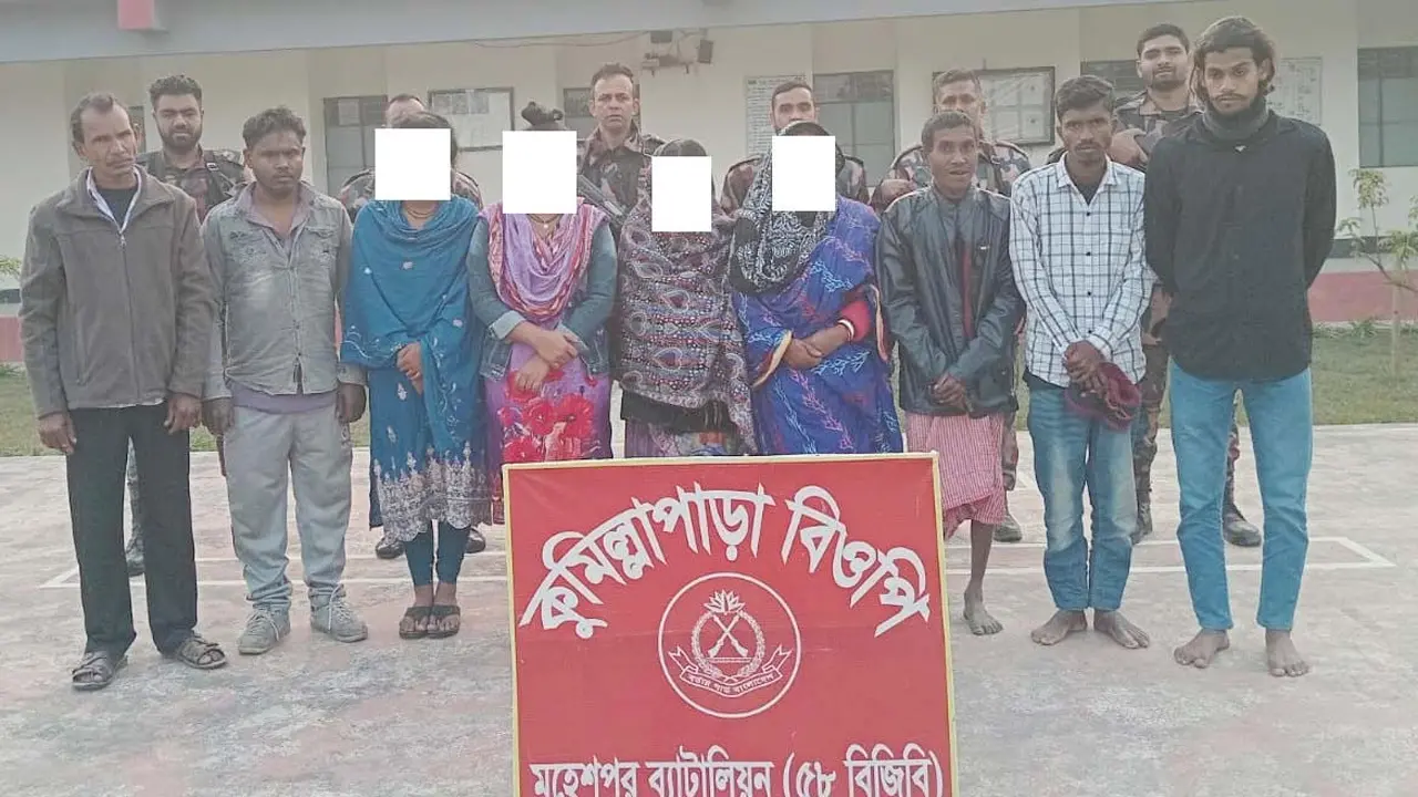মহেশপুর সীমান্ত দিয়ে ভারতে অনুপ্রবেশকালে ২১ বাংলাদেশি আটক