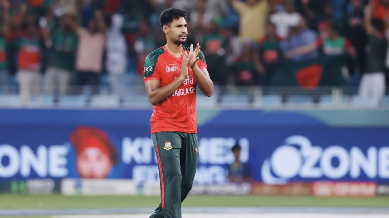 এবার মুস্তাফিজকে ভারতীয় রাজনৈতিক নেতার হুমকি