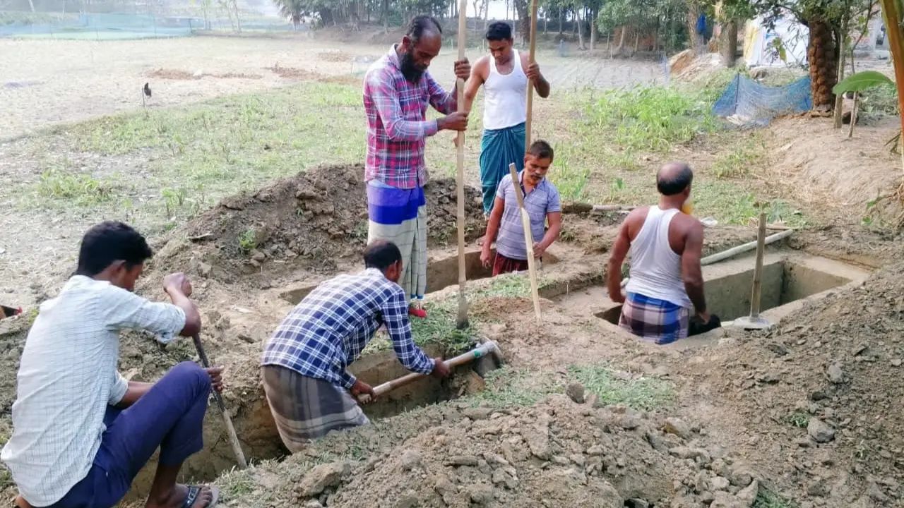 একই পরিবারের ৩ জন নিহতের ঘটনায় ময়মনসিংহে শোকের ছায়া