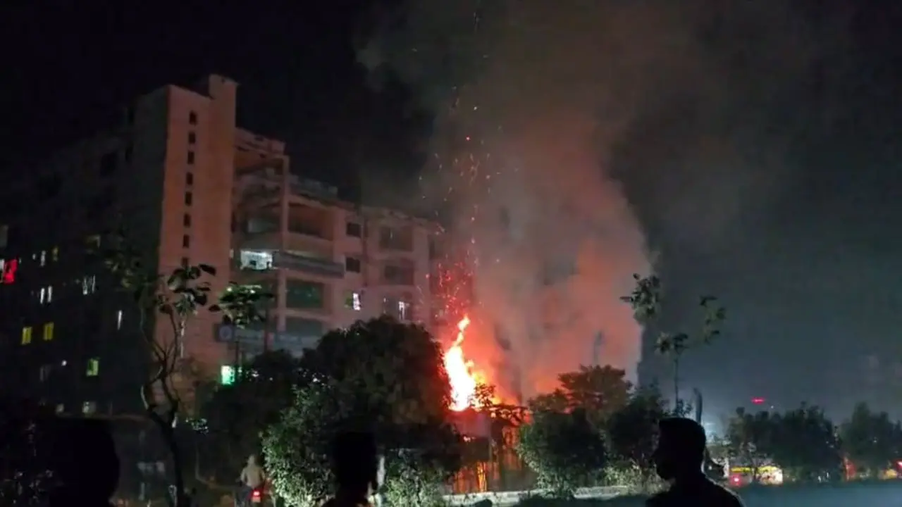 ভালুকায় বিএনপি-স্বতন্ত্র প্রার্থীর সমর্থকদের সংঘর্ষ, ভাঙচুর-অগ্নিসংযোগ