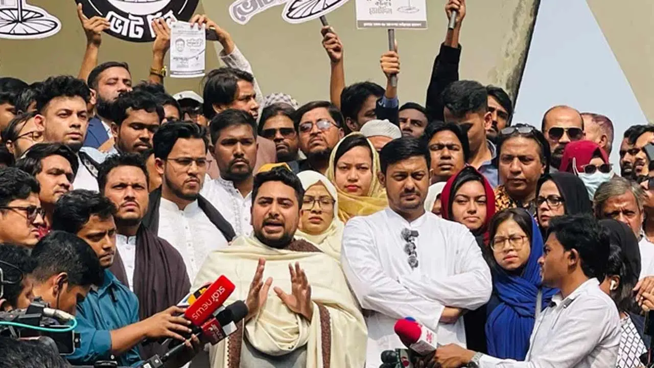 তিন নেতা ও হাদির কবর জিয়ারতের মাধ্যমে এনসিপির নির্বাচনী প্রচারণা শুরু