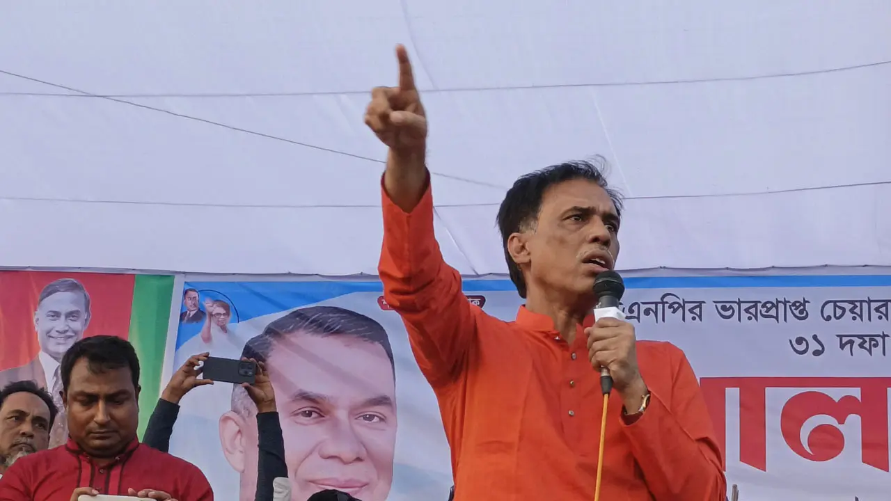 বরাদ্দের আগেই কলস প্রতীকে ভোট প্রার্থনা, স্বতন্ত্র প্রার্থীকে শোকজ