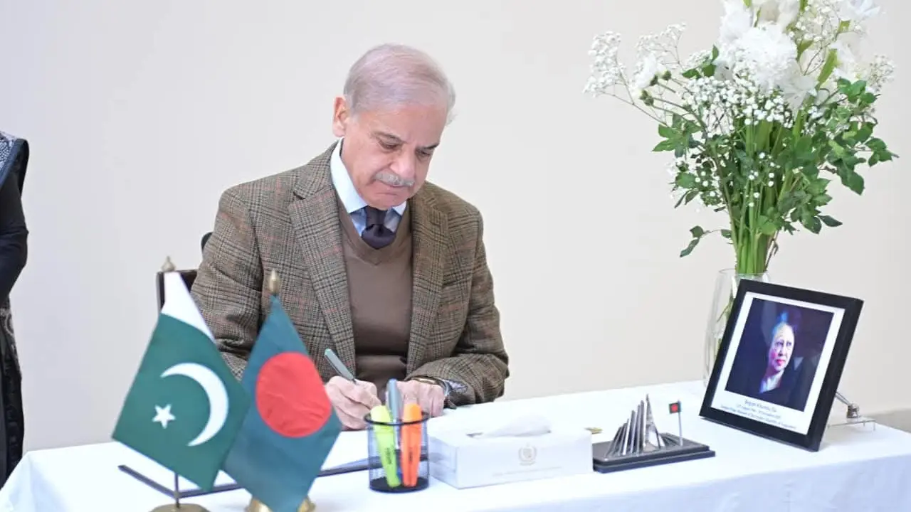 খালেদা জিয়ার জন্য বিশেষ দোয়া ও মোনাজাত পাকিস্তানের প্রধানমন্ত্রীর
