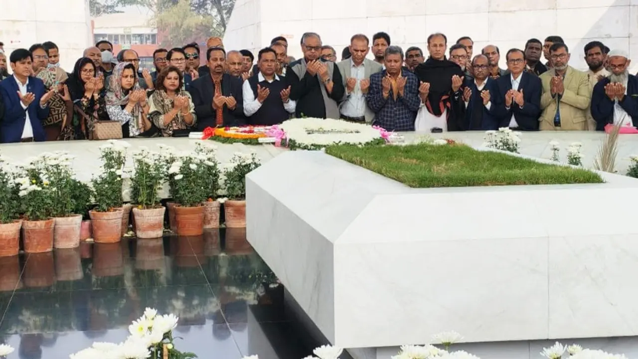 খালেদা জিয়া ছিলেন জাতীয় ঐক্যের প্রতীক : দুদু