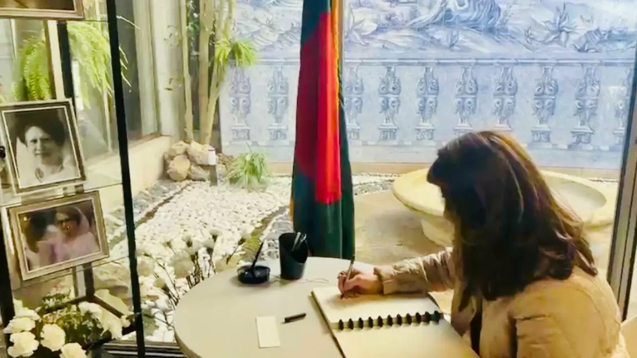 পর্তুগালে বাংলাদেশ দূতাবাসে খালেদা জিয়ার শোকবইয়ে কূটনৈতিকদের শ্রদ্ধা