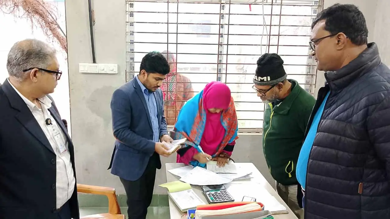 সাভারে অতিরিক্ত দামে গ্যাস সিলিন্ডার বিক্রি করায় জরিমানা