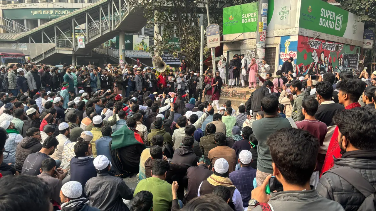 হাদি হত্যার বিচার দাবিতে তৃতীয় দফায় শাহবাগ অবরোধ ইনকিলাব মঞ্চের