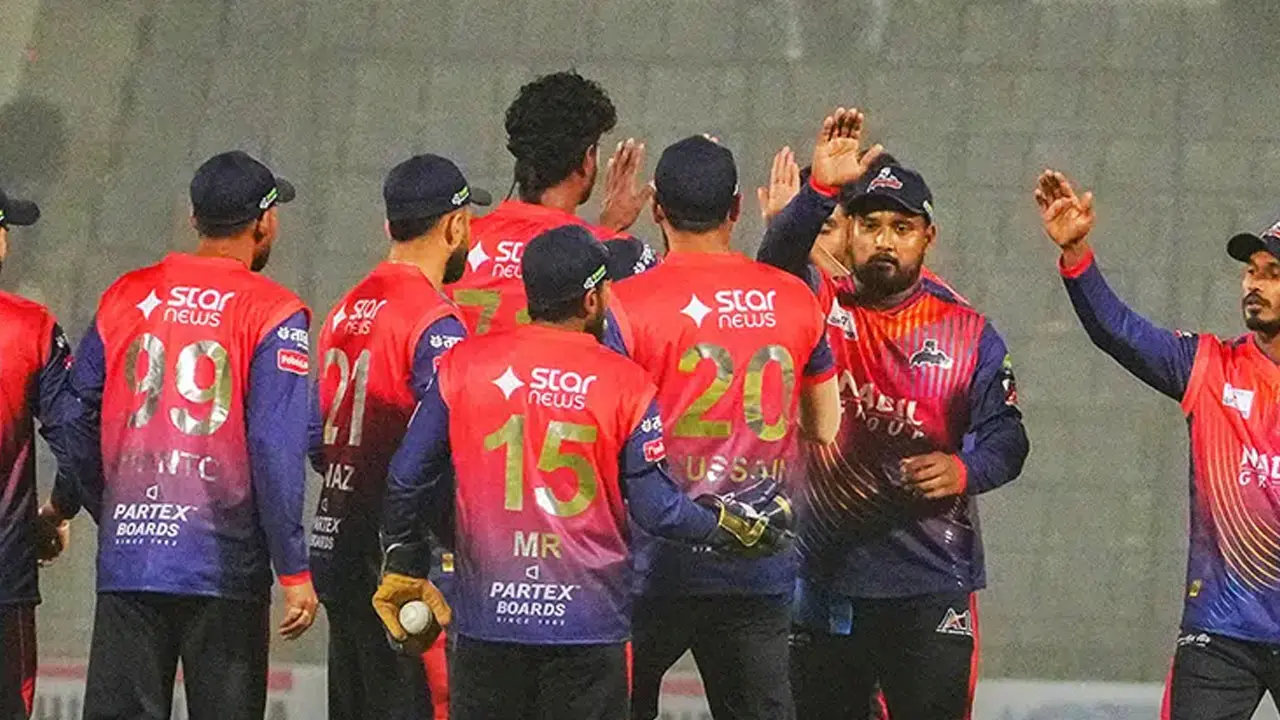 বিপিএলে ফিল্ডিংয়ে পাকিস্তানি তারকার রেকর্ড