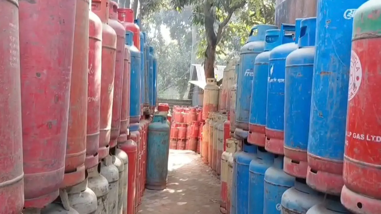 রাজবাড়ীতে দোকানে মিলছে না রান্নার গ্যাস, ভোক্তাদের দুর্ভোগ