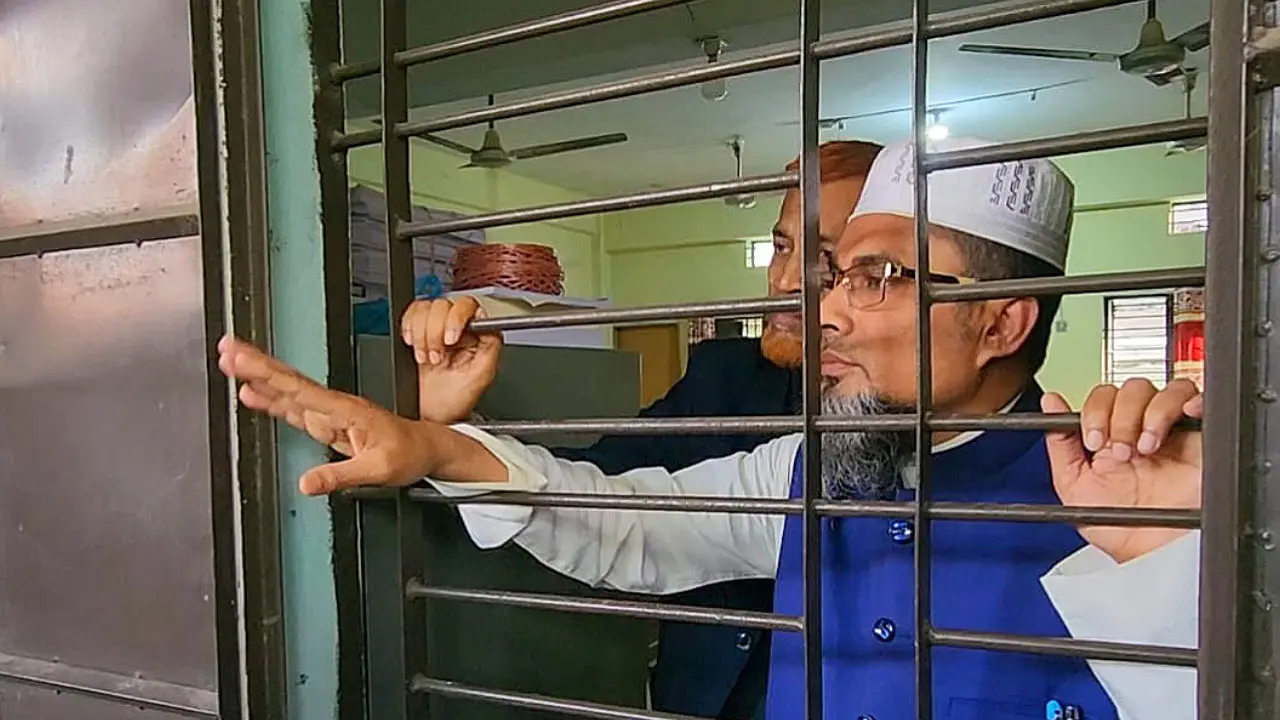 কর্মীদের বাধায় প্রার্থিতা প্রত্যাহার করতে পারেননি  জামায়াতের প্রার্থী