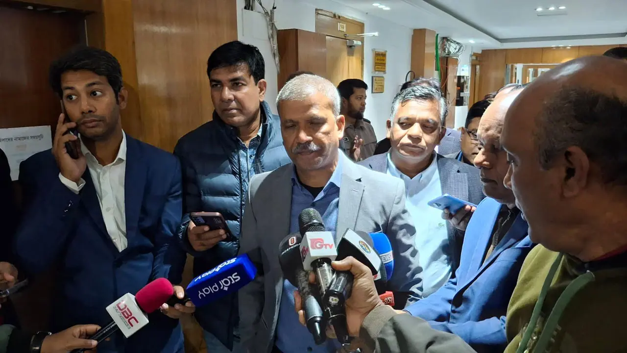 ভারতে খেলতে না যাওয়ার বিষয়ে আমরা অনড় : আসিফ নজরুল