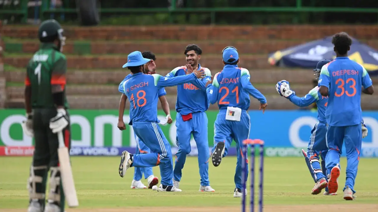বৃষ্টিতে বাড়তি সুবিধা পেল ভারত, হারল বাংলাদেশ