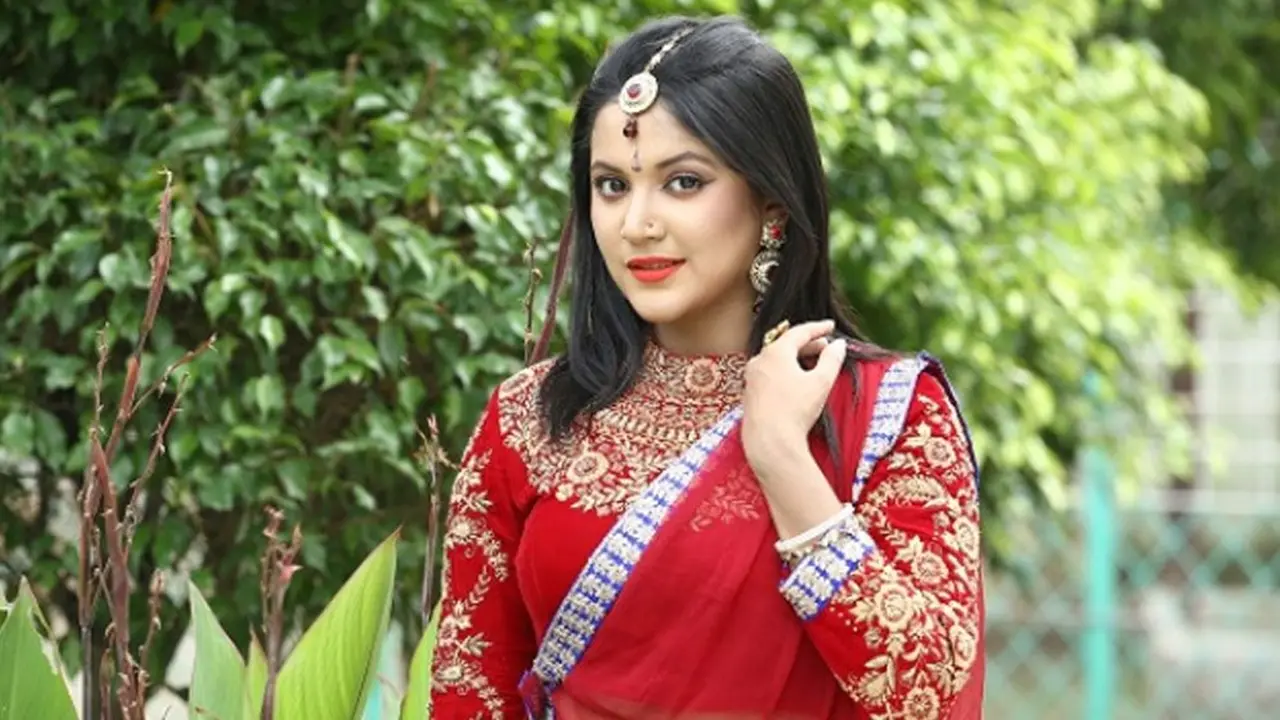 অভিনেত্রী ঊর্মিলাসহ ৩ জনের সম্পদের হিসাব চায় দুদক