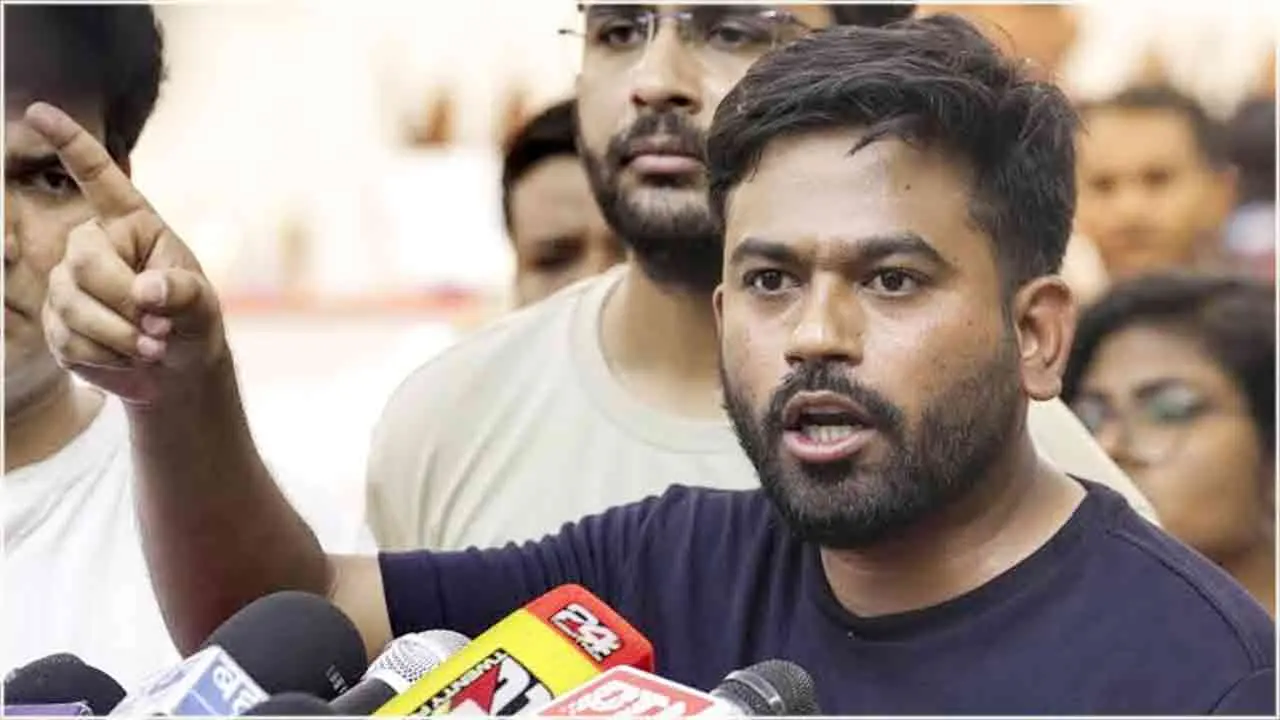 অসুস্থ হয়ে আন্দোলন থেকে বিরতি নিলেন ককরোচ পার্টির দীপকে