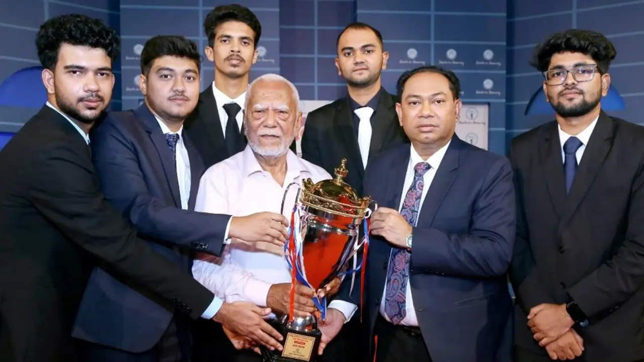প্রধানমন্ত্রীর চীন ও মালয়েশিয়া সফর অর্থনীতি পুনরুদ্ধারের গেমচেঞ্জার