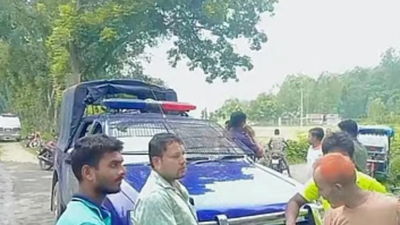চিকিৎসকের কাছে যাওয়ার পথে পিকআপের ধাক্কায় প্রাণ গেল মা-শিশুর