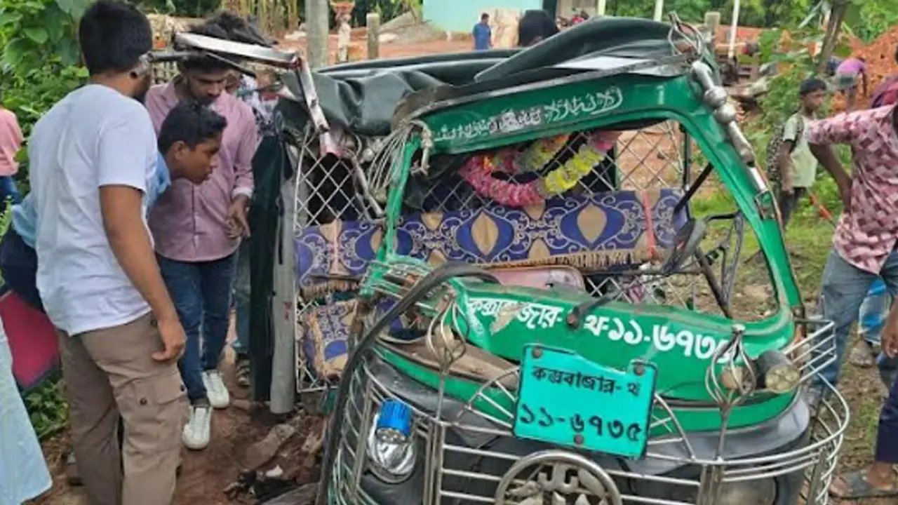 কাভার্ডভ্যান-সিএনজির মুখোমুখি সংঘর্ষ, দুই বোনসহ নিহত ৩