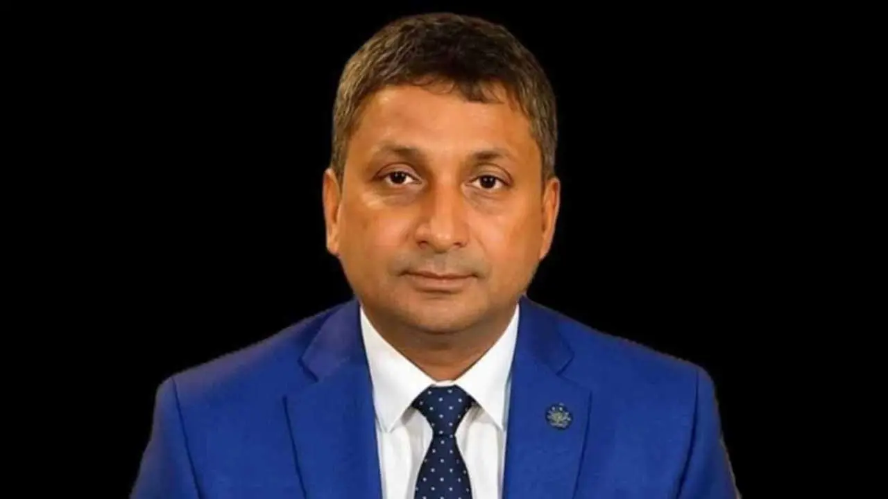 ইসির গেজেট প্রকাশ, সন্ধ্যায় শপথ নিচ্ছেন সরোয়ার আলমগীর