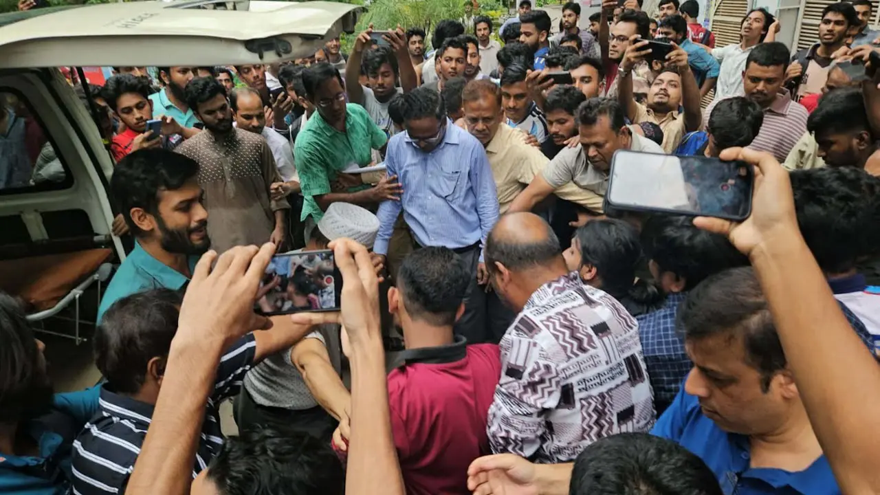 রাকসু ভবনে হামলার জেরে রাবিতে উত্তেজনা, জিএসসহ আহত ২