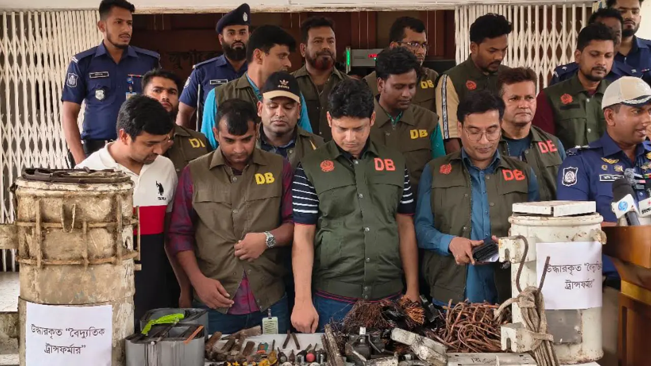 পাবনায় ট্রান্সফরমার চুরি চক্রের ৬ সদস্য গ্রেপ্তার