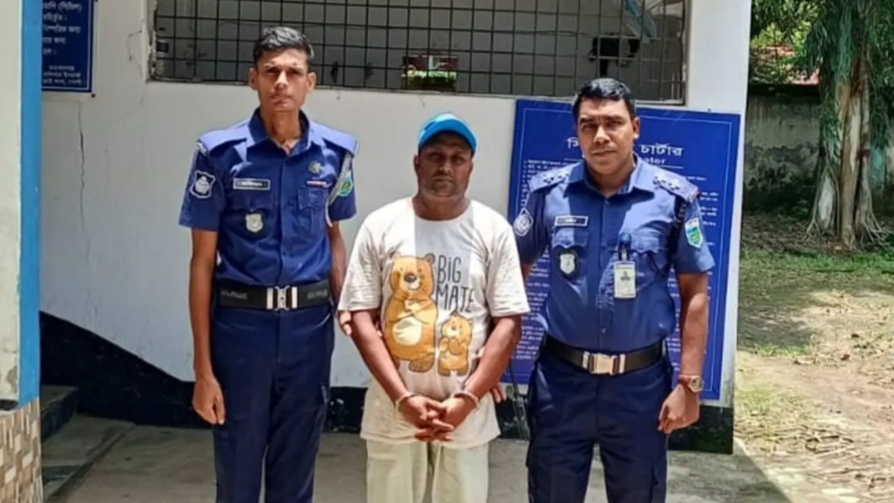 নওগাঁয় শিশু ধর্ষণ চেষ্টার অভিযোগে স্বাস্থ্যকর্মী গ্রেপ্তার