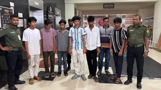 নারী শিক্ষার্থীদের গোপনে ভিডিও ধারণের অভিযোগে ৬ শিক্ষার্থী আটক