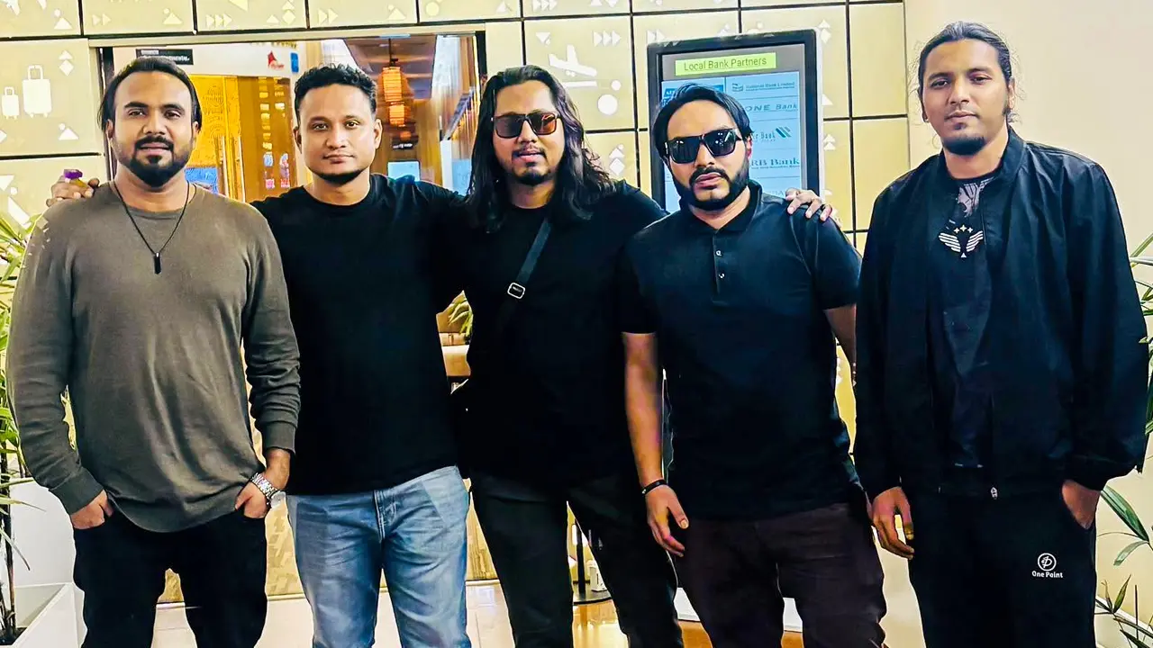 এলো ‘অ্যাশেজ’-এর ‘ছায়া’, সঙ্গে আরো দুই গানের খবর