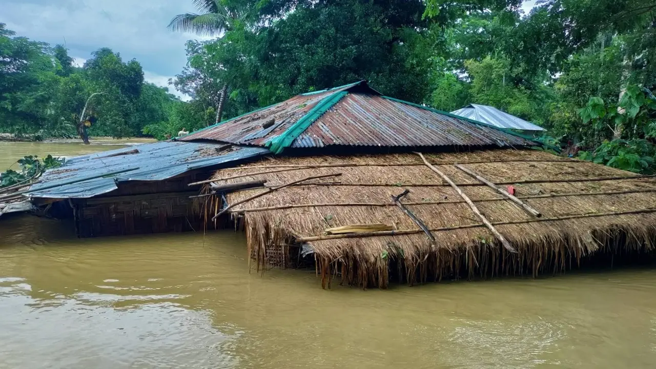 বান্দরবানে বন্যা পরিস্থিতি অপরিবর্তিত, পানিবন্দি হাজারো পরিবার