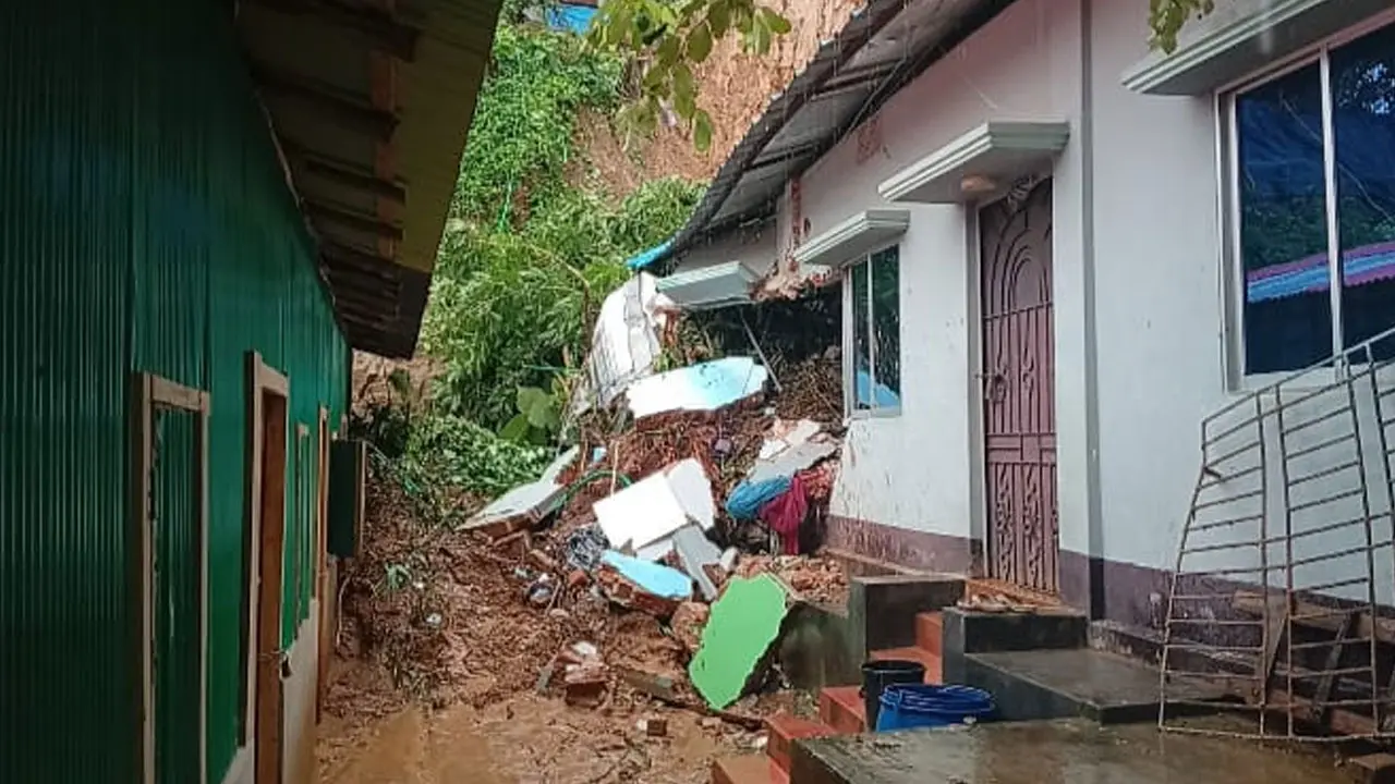 ভারী বর্ষণে বান্দরবানে পাহাড়ধস, সাঙ্গু নদীর পানি বিপৎসীমার ওপরে