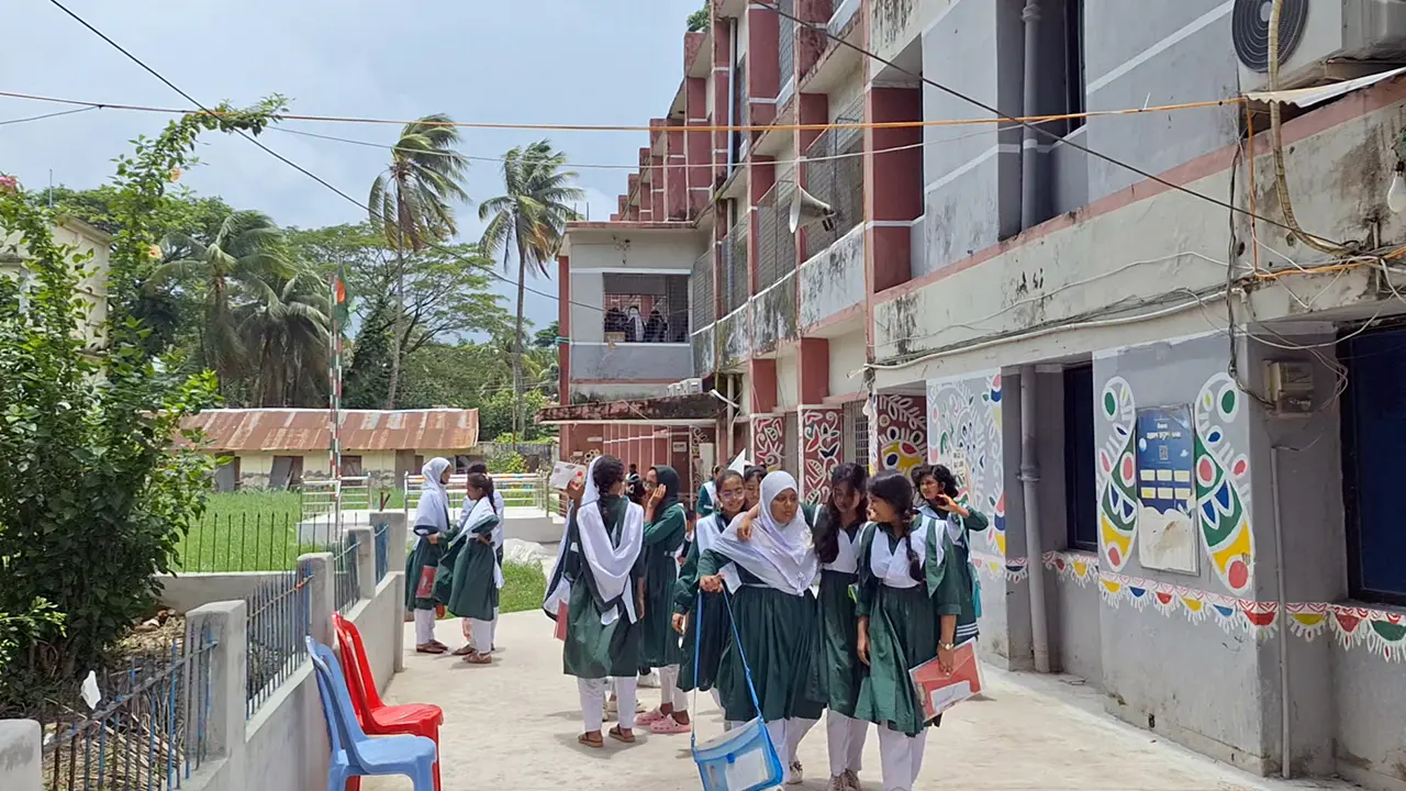 বরগুনার ২ সরকারি শিক্ষাপ্রতিষ্ঠানে শিক্ষক সংকটে পাঠদান ব্যাহত
