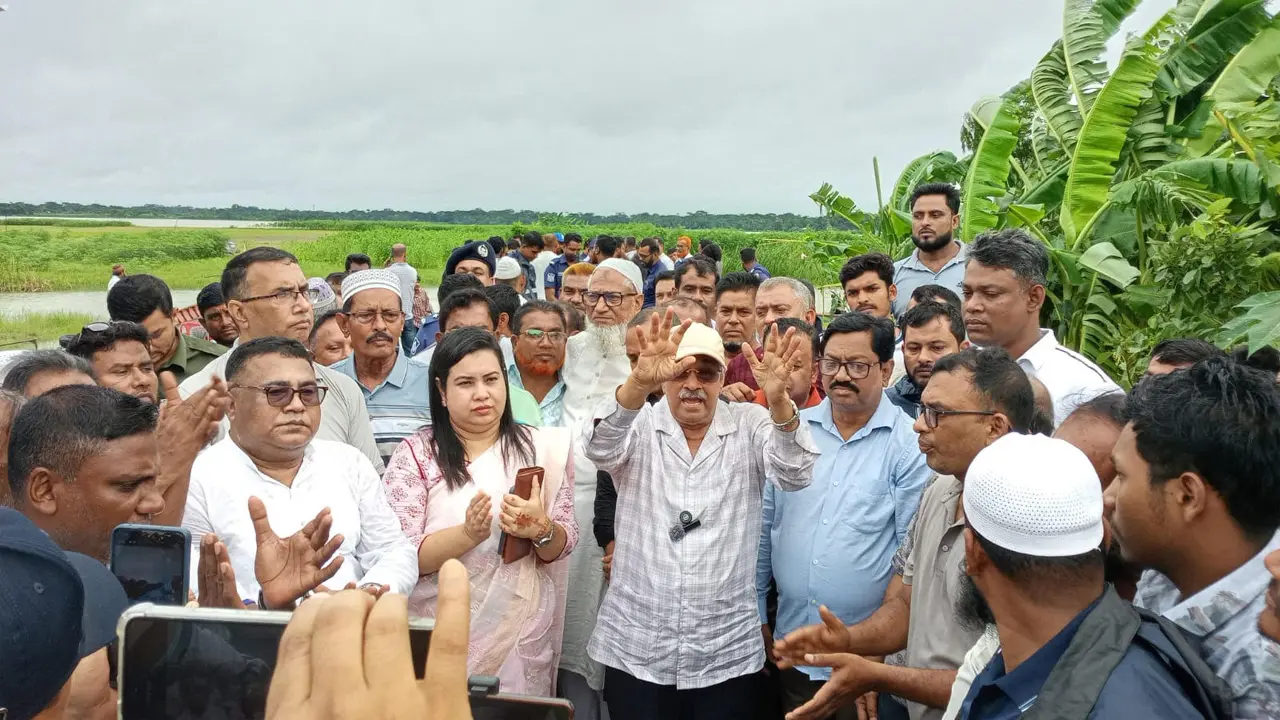 ভাঙন রোধে সাড়ে ৯০০ কোটি টাকা বরাদ্দ দেওয়া হয়েছে