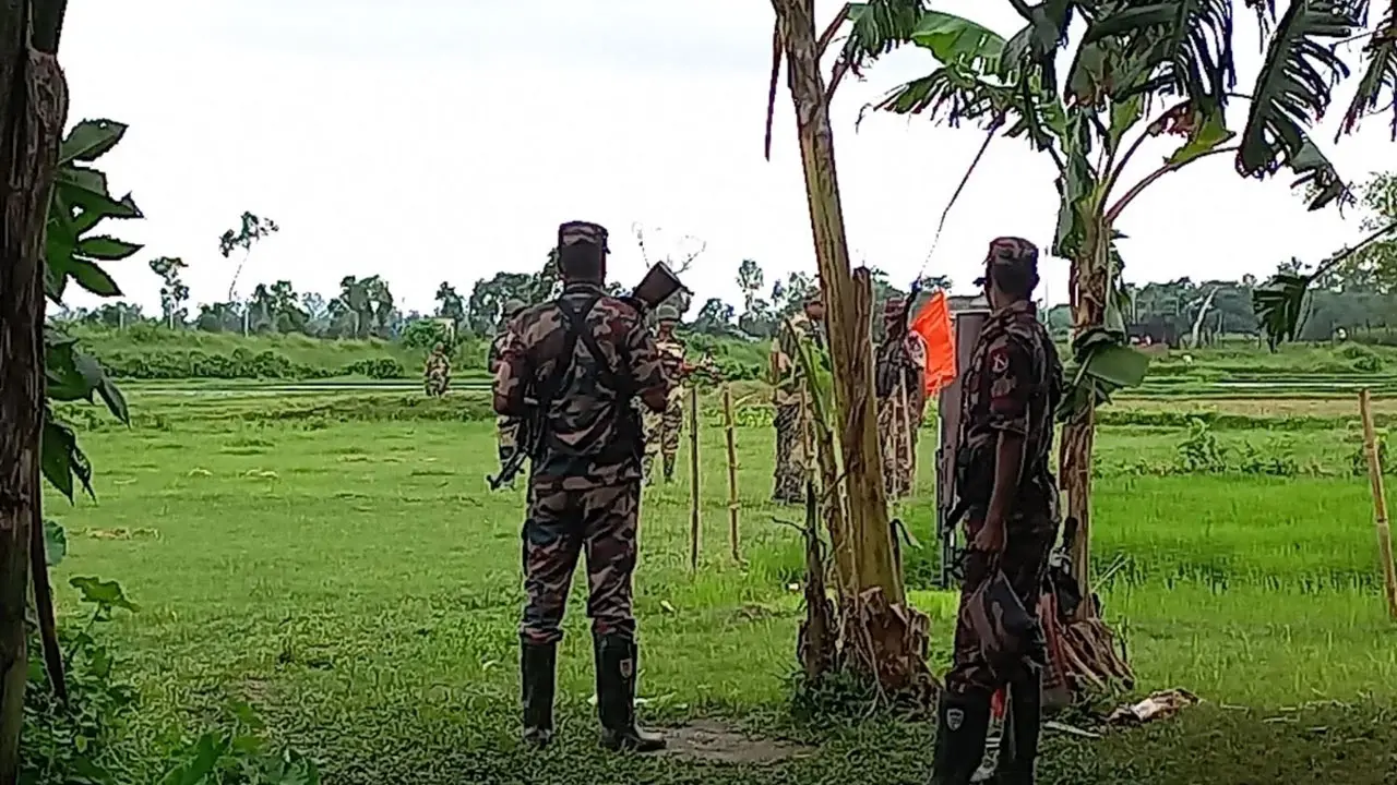 জয়পুরহাট সীমান্তে ৩ জনকে পুশইনের চেষ্টা