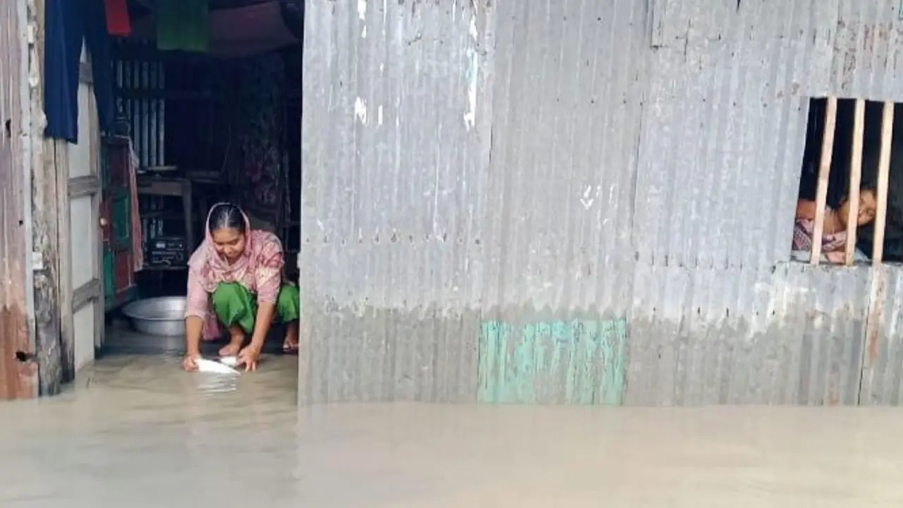টানা বৃষ্টিতে পানিবন্দি ভোলার কয়েক হাজার মানুষ