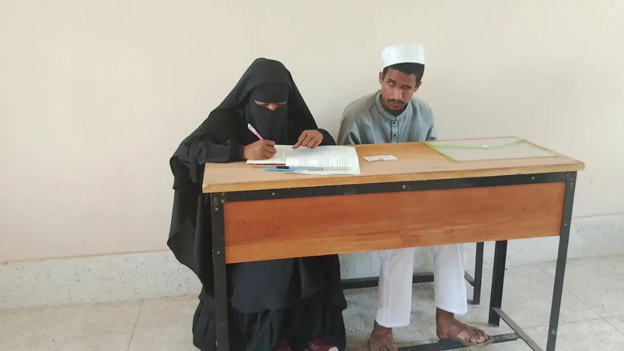 সবাই পারলে আমি কেন পারব না : দৃষ্টিপ্রতিবন্ধী মারুফ উল্যাহ