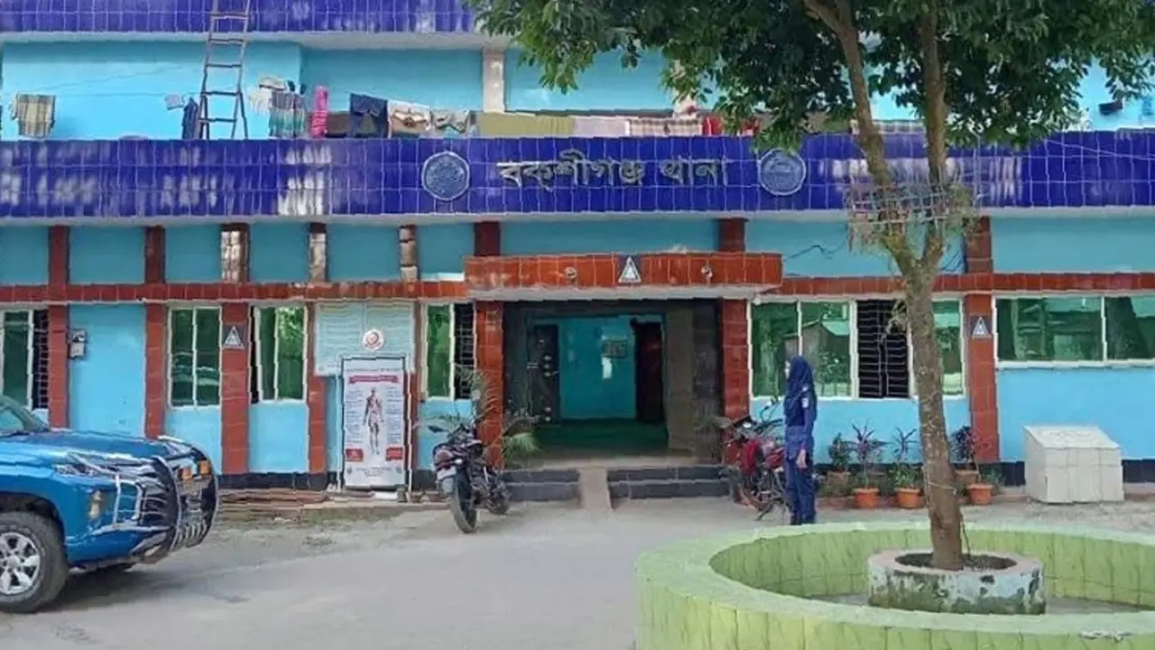 ওষুধ মনে করে কীটনাশক পান, প্রাণ গেল বৃদ্ধের