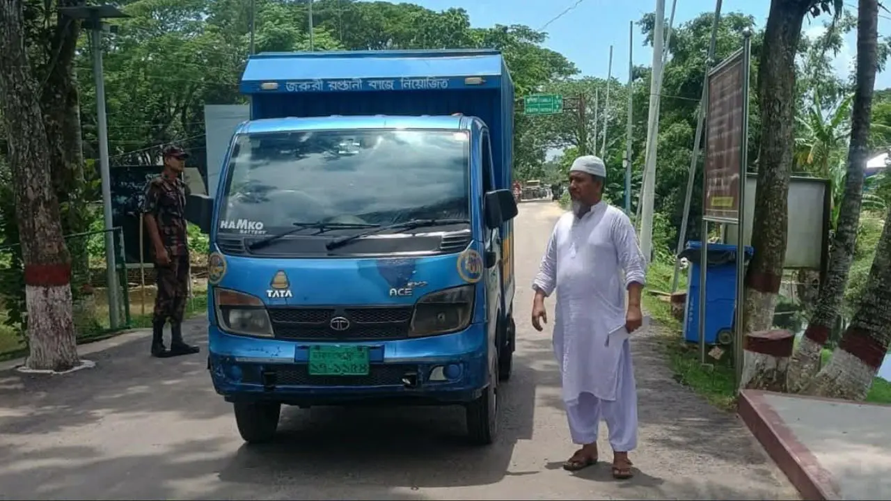 ত্রিপুরার মুখ্যমন্ত্রীর জন্য ৬০০ কেজি আম উপহার পাঠাল সরকার
