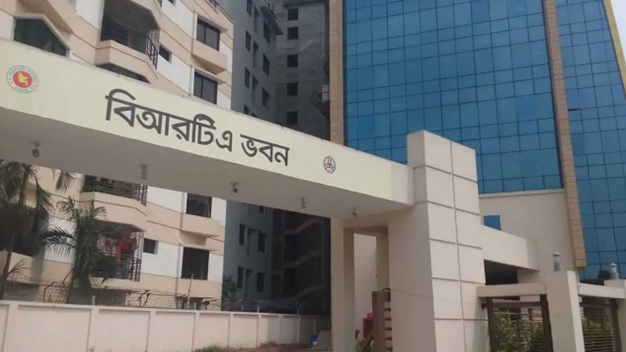 জুনে ৭৫ ড্রাইভিং লাইসেন্সের ৭৮ পয়েন্ট কাটল বিআরটিএ