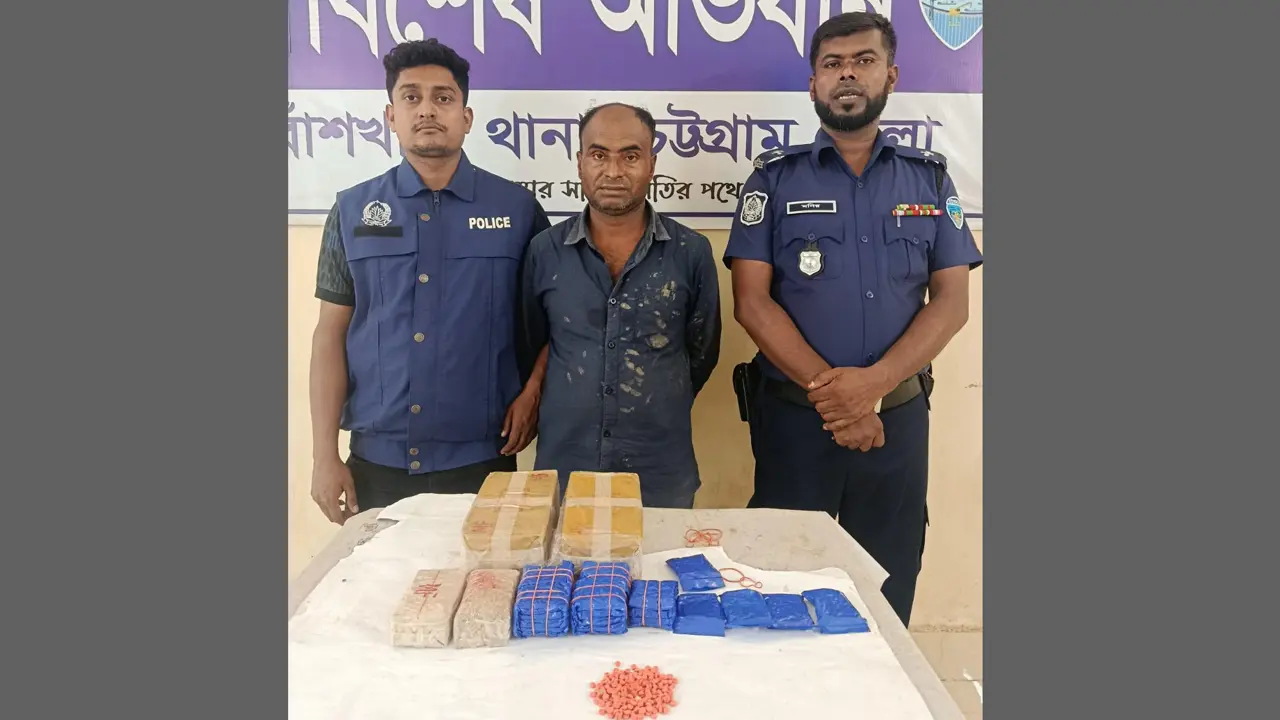 চট্টগ্রামে ৩০ হাজার পিস ইয়াবাসহ গ্রেপ্তার ১
