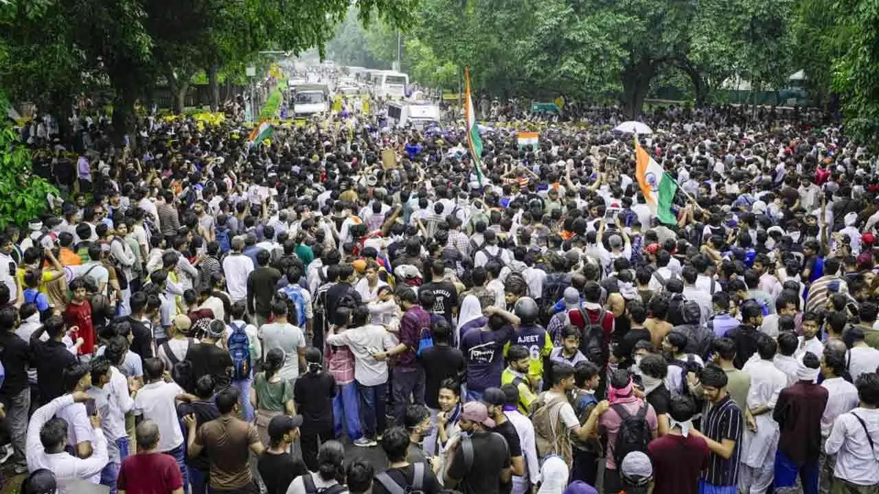 শুক্রবার ভারতজুড়ে বিক্ষোভের ডাক ককরোচ পার্টির