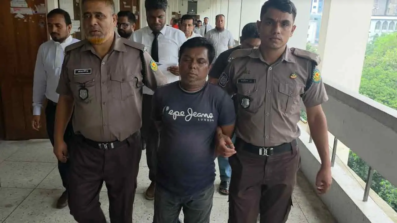 ঘুষ নিয়ে ধরা : বেবিচকের সাবেক লাইসেন্স পরিদর্শকের ৫ বছরের কারাদণ্ড
