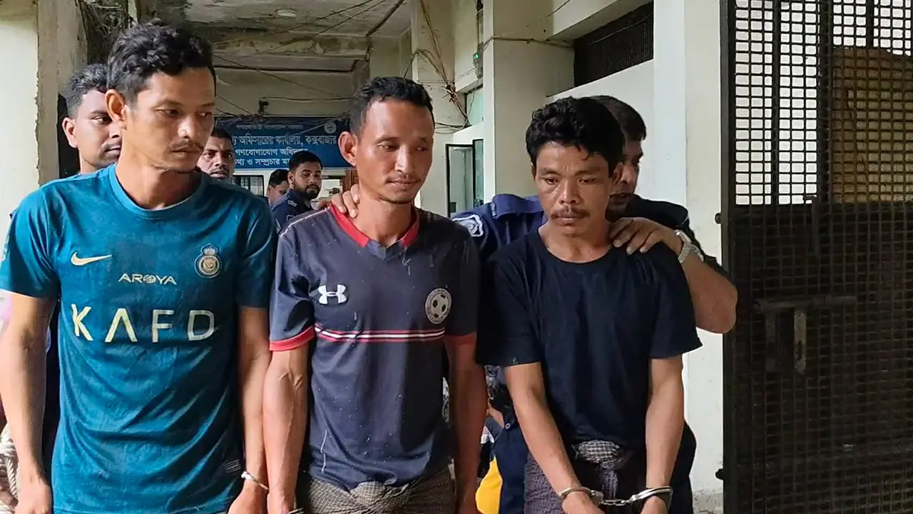 নাফ নদী পেরিয়ে বাংলাদেশে অনুপ্রবেশ করা ৩ জন কারাগারে
