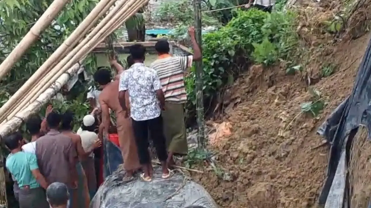 রোহিঙ্গা ক্যাম্পে আবারও পাহাড়ধস, তরুণীর মৃত্যু