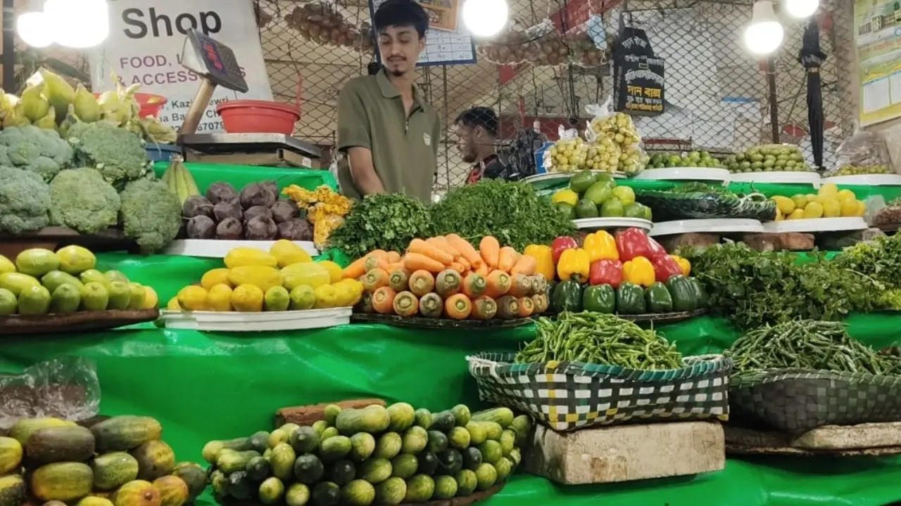 বন্যার প্রভাবে চট্টগ্রামে সবজির দামে আগুন