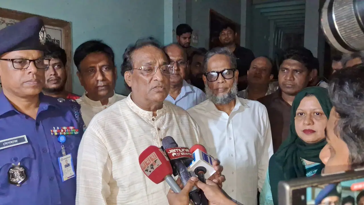 ‘স্বৈরশাসকরা নিজেদের ক্ষমতা টিকিয়ে রাখতে সংস্কৃতিকে ব্যবহার করেছে’