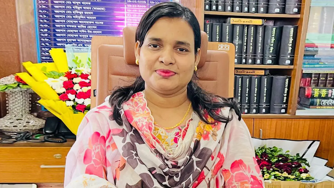 দাউদকান্দির ভেঙে ফেলা সেই সরকারি ভবন নিয়ে ইউএনওর বিবৃতি