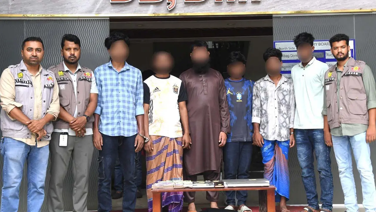 আস-সুন্নাহ ফাউন্ডেশনের নামে প্রতারণা, ডিবির জালে ৬ প্রতারক
