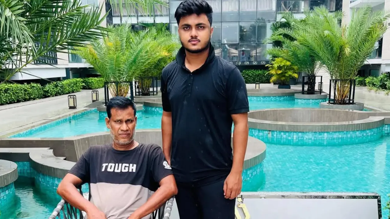 কক্সবাজারে সৈকতে গোসলে নেমে বাবা নিখোঁজ, ছেলে জীবিত উদ্ধার